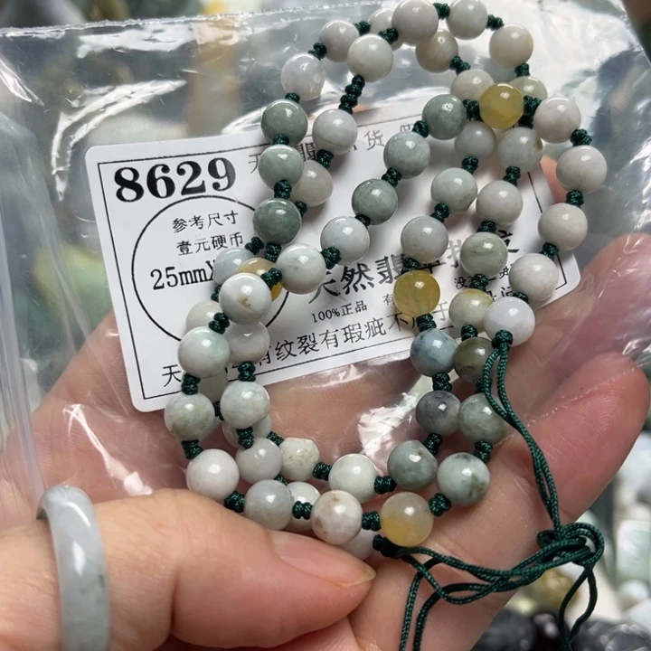 翡翠未镶嵌颈饰8629