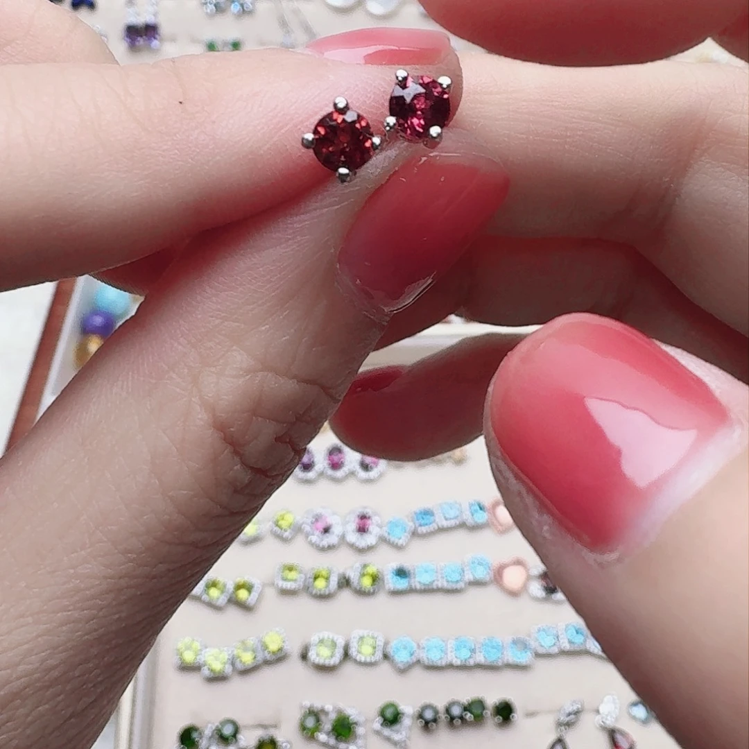 石榴石耳饰未镶嵌耳钉