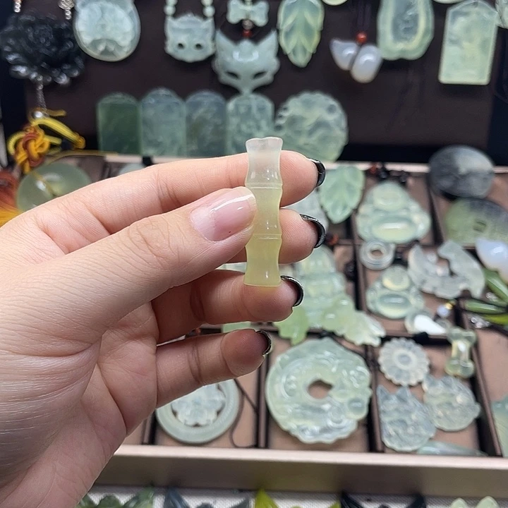 蛇纹石玉合金吊坠(赠链)