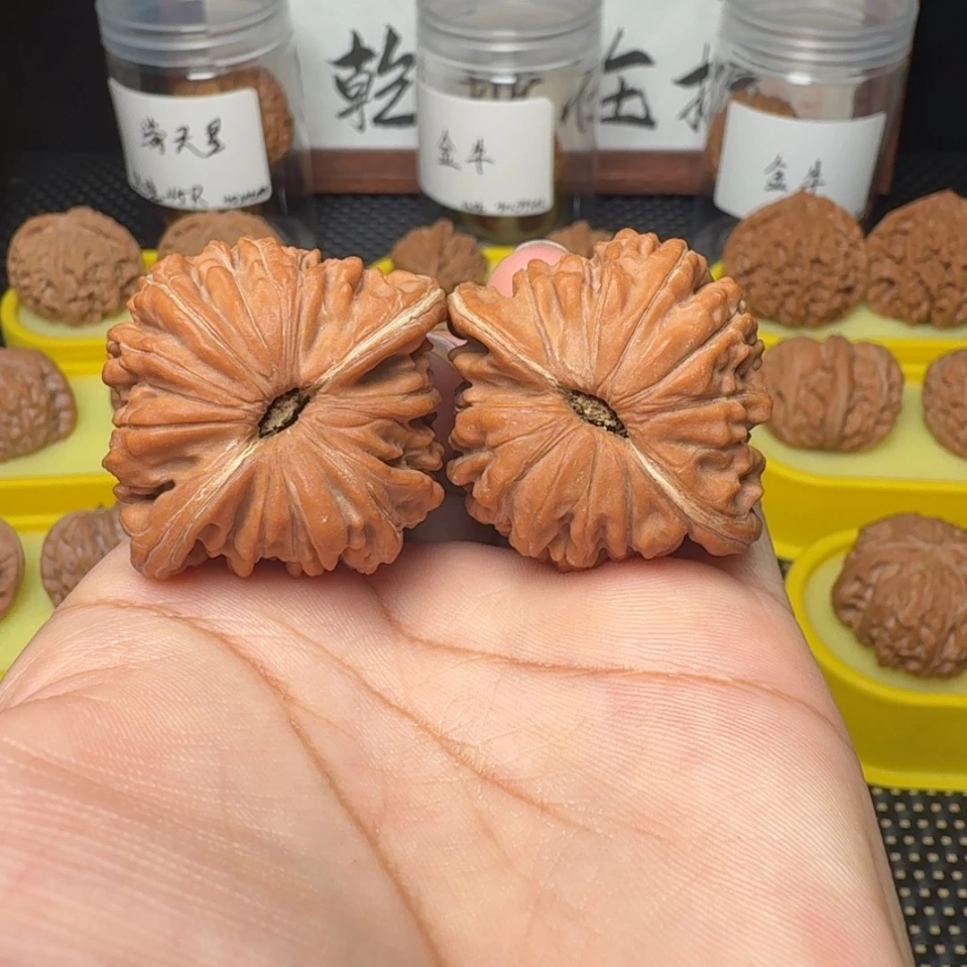 文玩核桃把件39蓟县楼