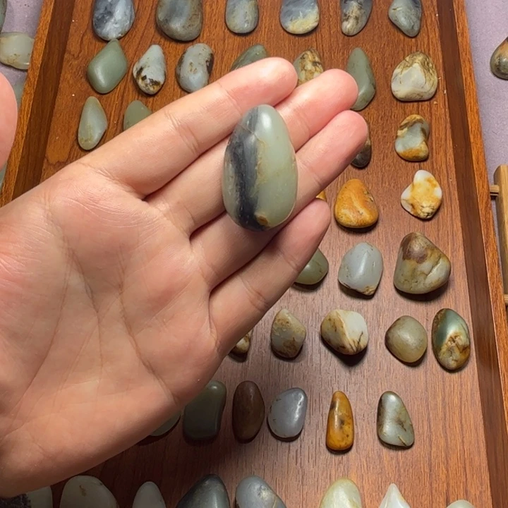 和田玉未镶嵌珠宝奇石