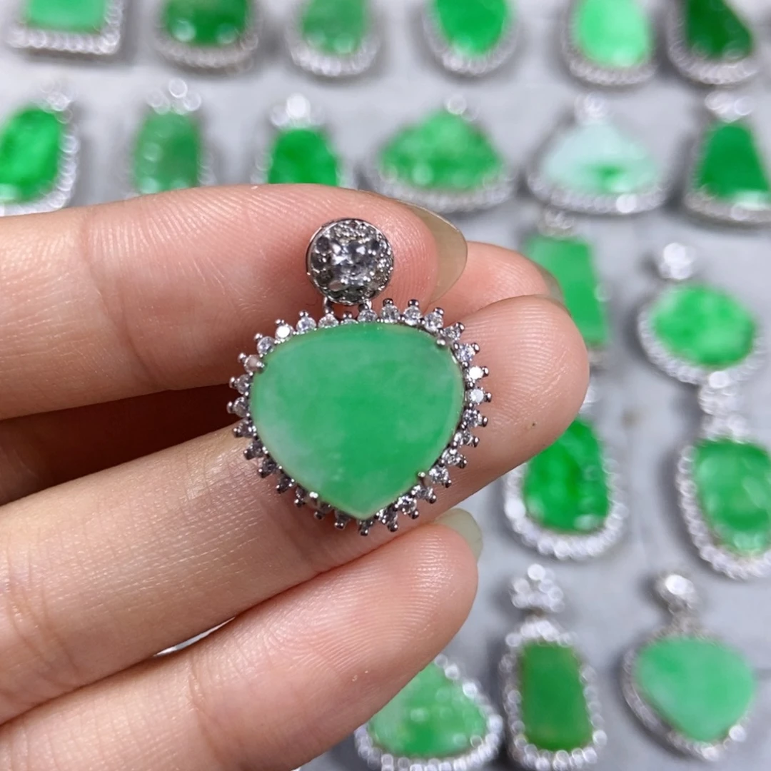 颈饰未镶嵌翡翠爱心