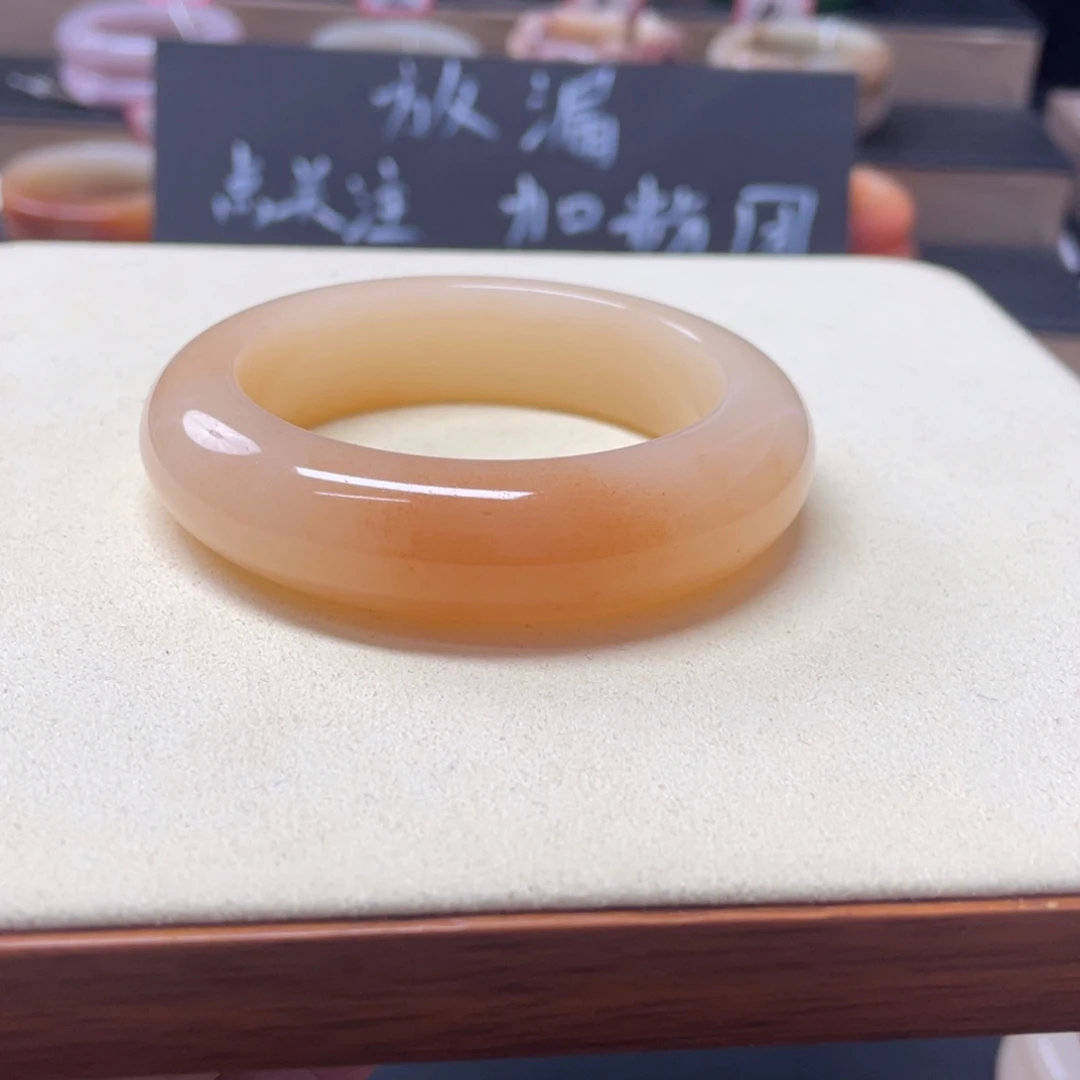 紫***缘石英质玉未镶嵌手镯