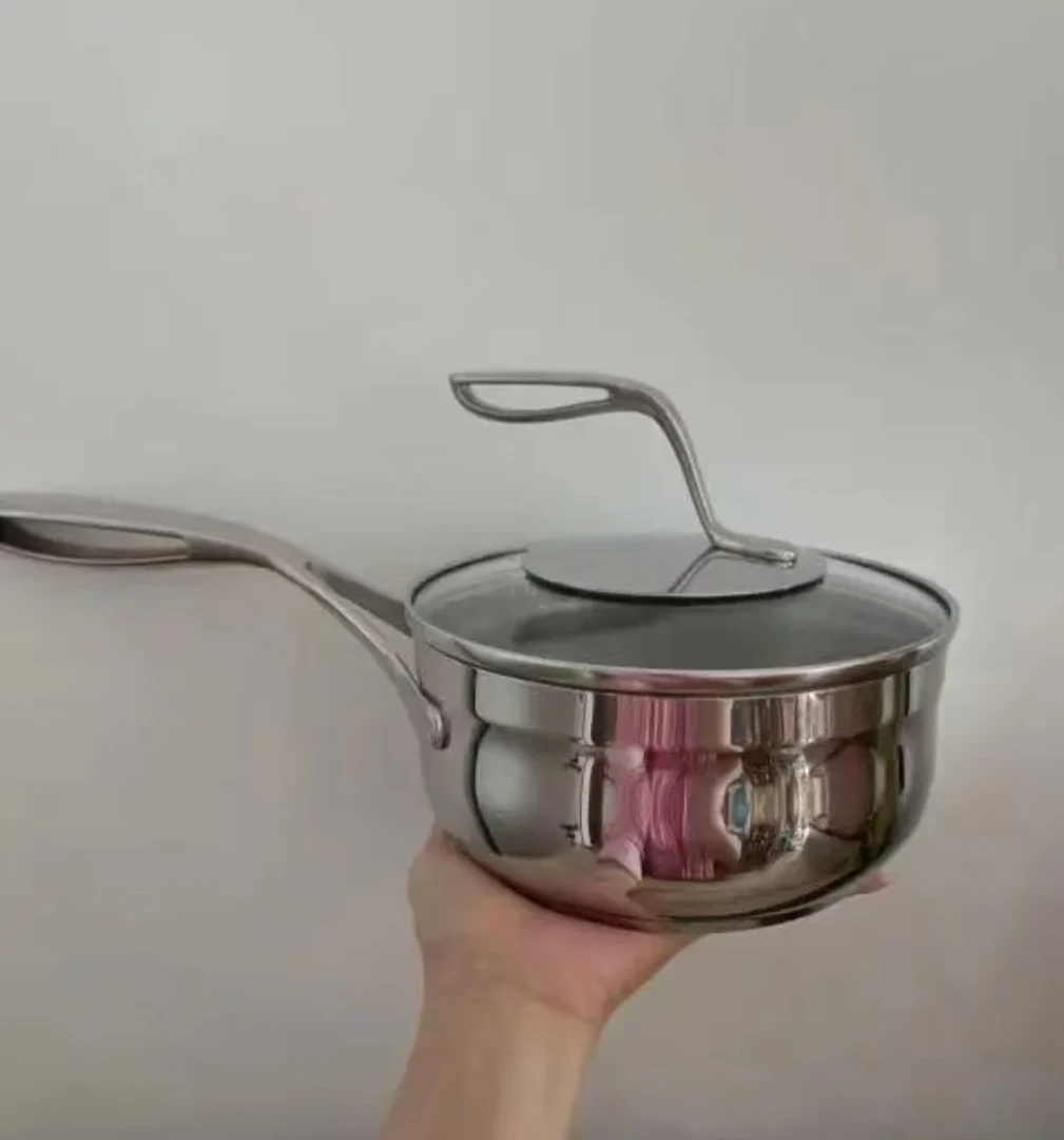 1.6升 精钢锅 无涂层 无油烟  实用