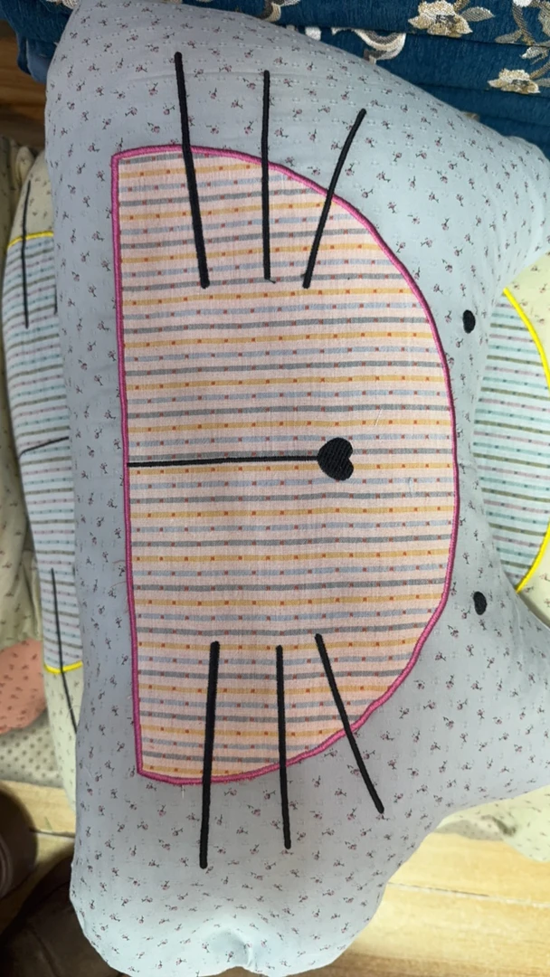 枕头    大脸猫 蓝