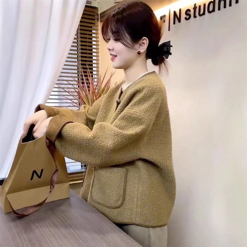 秋冬百搭今年流行小香风皮毛一体毛呢外套女秋季新款时尚气质感超