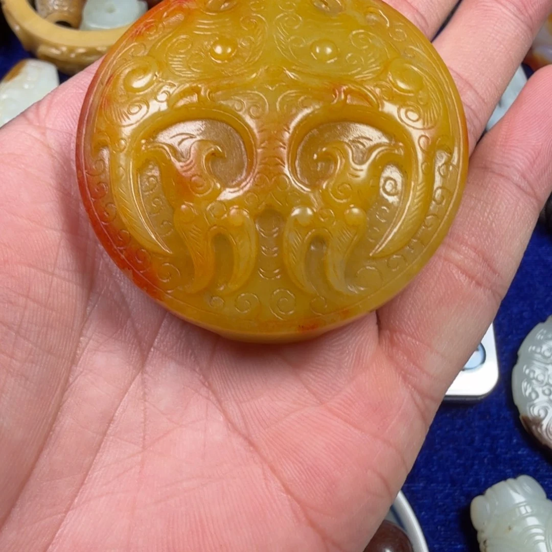 未镶嵌和田玉（糖玉）挂件