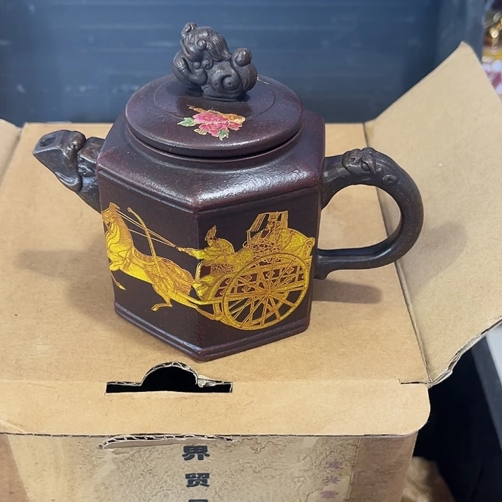 君***泽茶壶紫泥原矿泥料手工制作的一把紫砂壶。