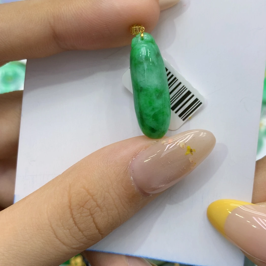 颈饰18K金镶嵌翡翠
