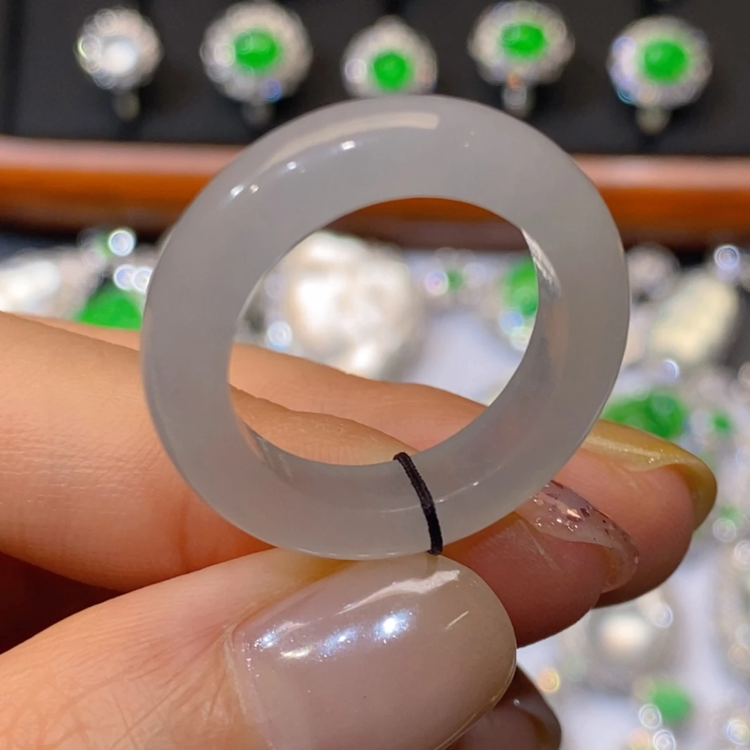 翡翠18K金镶嵌戒指