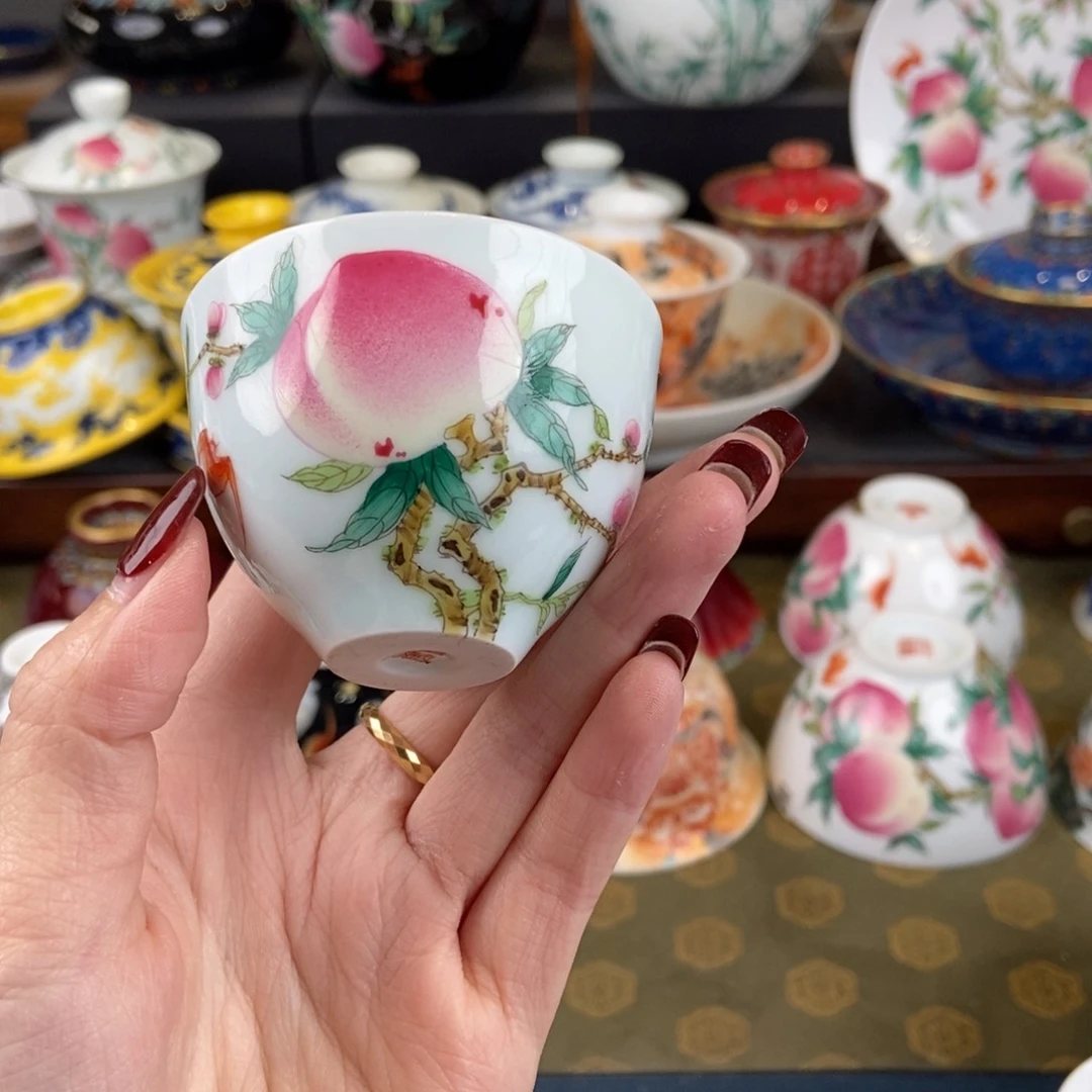 陶瓷艺术家的作品是一种非常高兴的