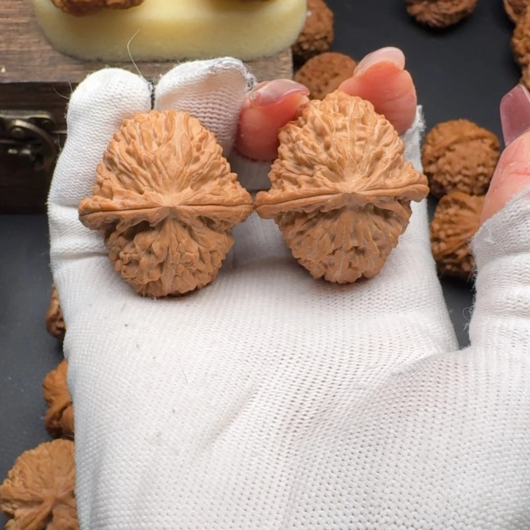 文玩核桃把件36三角白