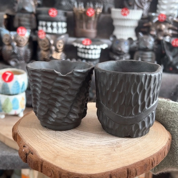 紫砂花盆手捏手刻2个，内口6.5-7左右