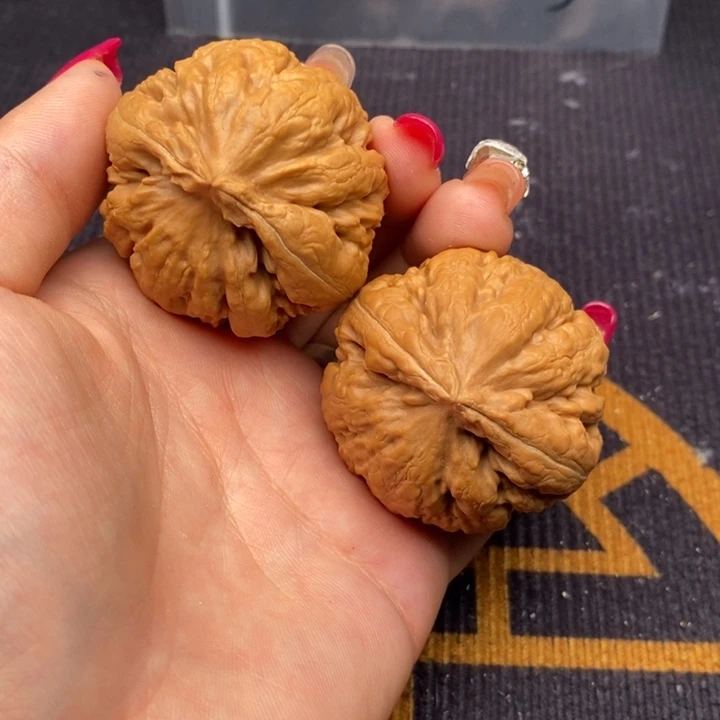 兴***品把件文玩核桃霸王龙