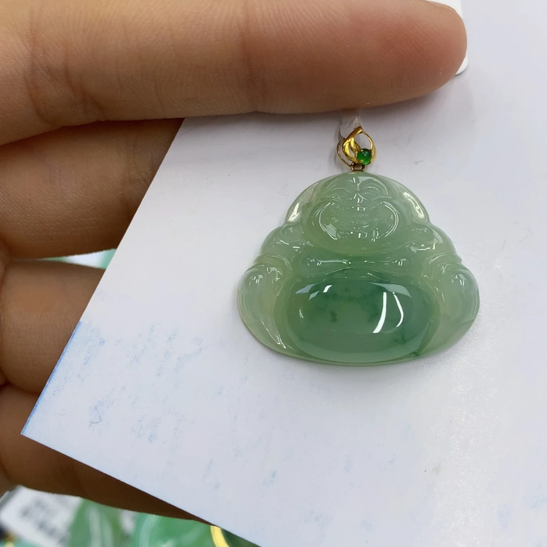 翡翠18K金镶嵌颈饰翡翠