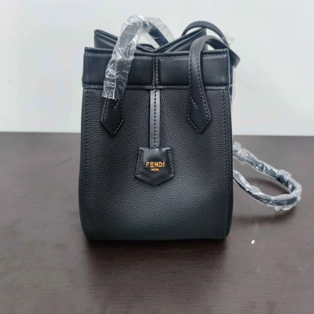 95新 FENDI/芬迪 /丁丁/单肩包/250921085