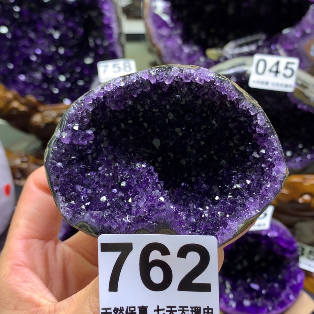 水晶摆件未镶嵌m
