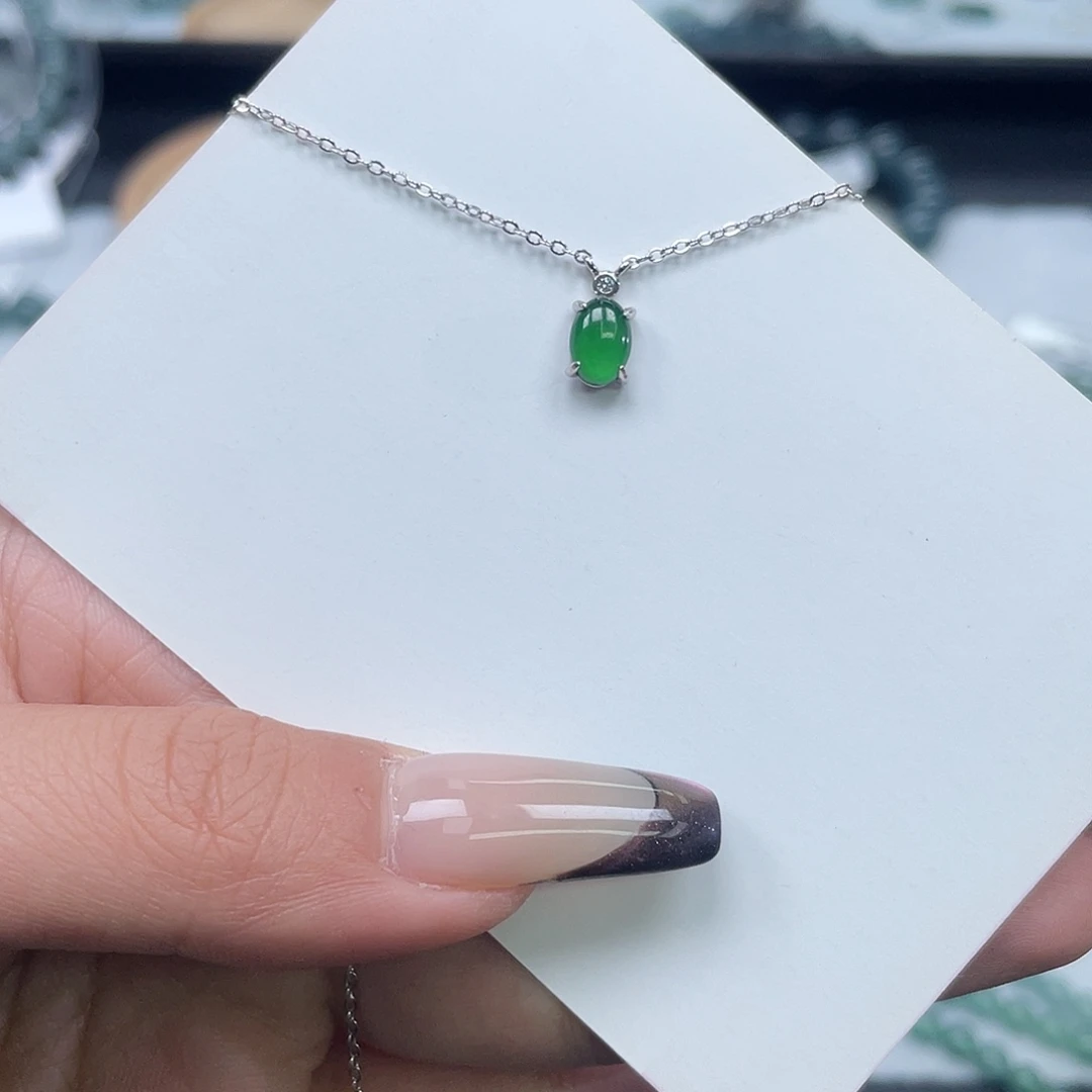 翡翠未镶嵌吊坠(赠链)