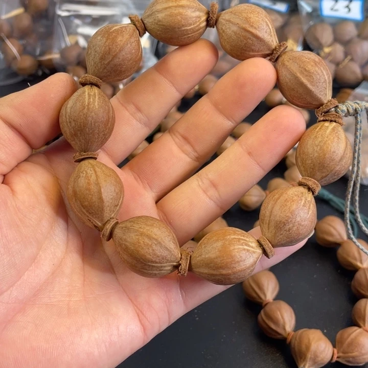 文***气橄榄核吊坠橄榄核