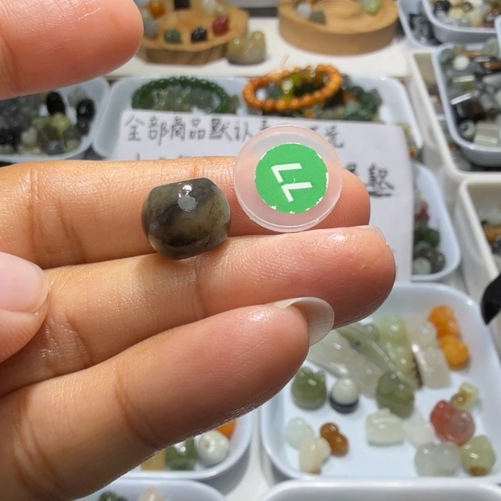 和田玉未镶嵌珠宝奇石