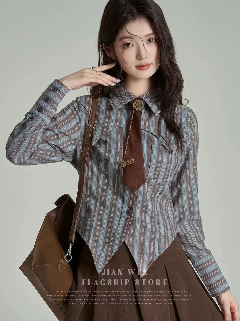 B22-2蓝咖色“竖条纹异形领+领带”长袖上衣（5213）