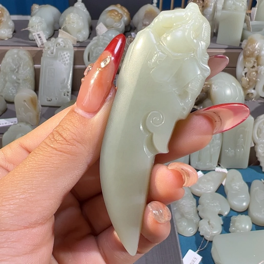 水***和田玉（糖玉）未镶嵌颈饰