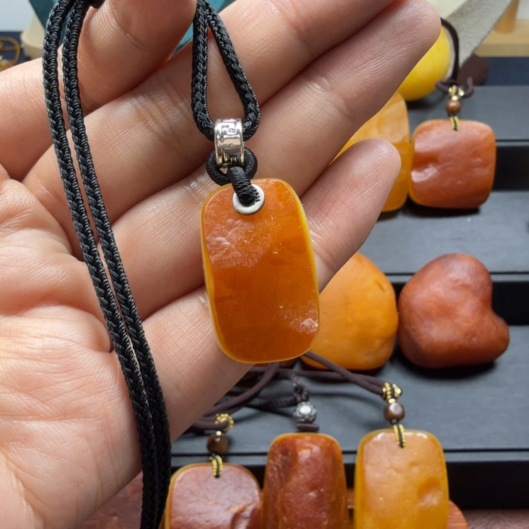 琥珀吊坠(赠链)未镶嵌