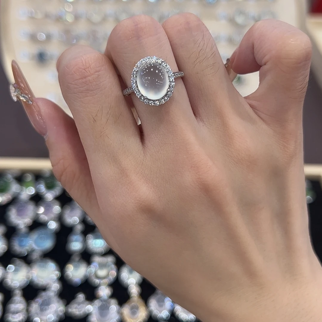 傲***の银S925镶嵌蛇纹石玉戒指