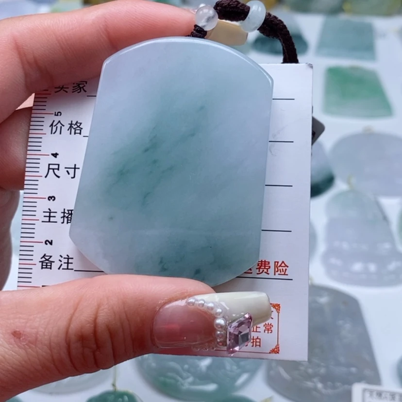 【闪购商品】翡翠吊坠(不含链)未镶嵌