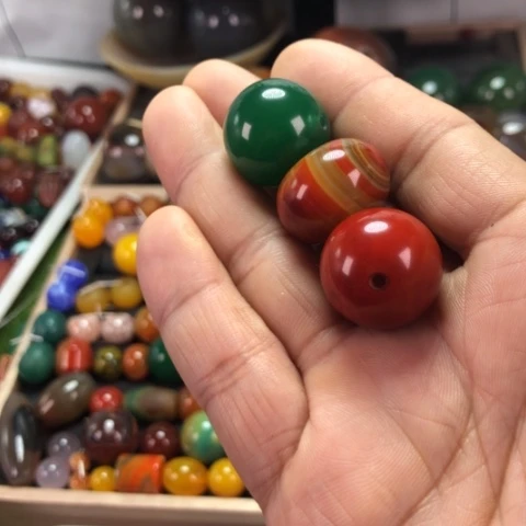 玛瑙/玉髓颈饰未镶嵌老*