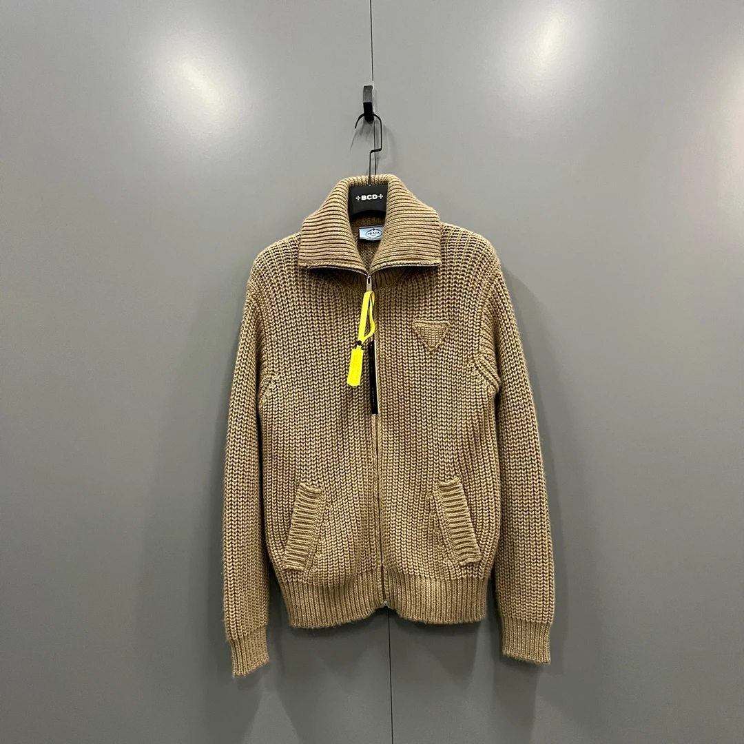 99新 Prada/普拉达 tt1 棕色贴布三角标针织外套40码/98新/302602