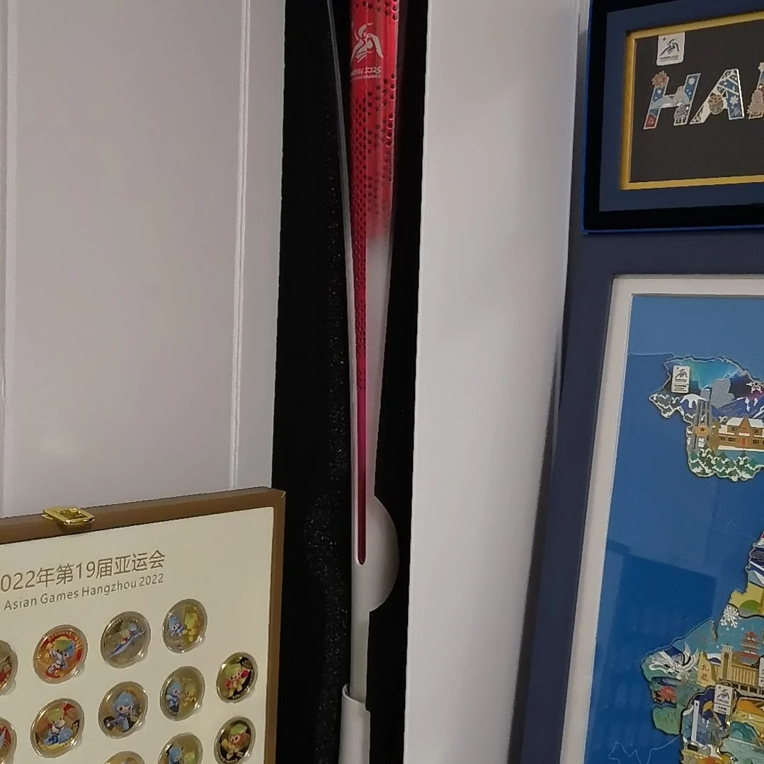 大火炬顺丰快递包邮赠送礼品原价2999不带证书全新发货