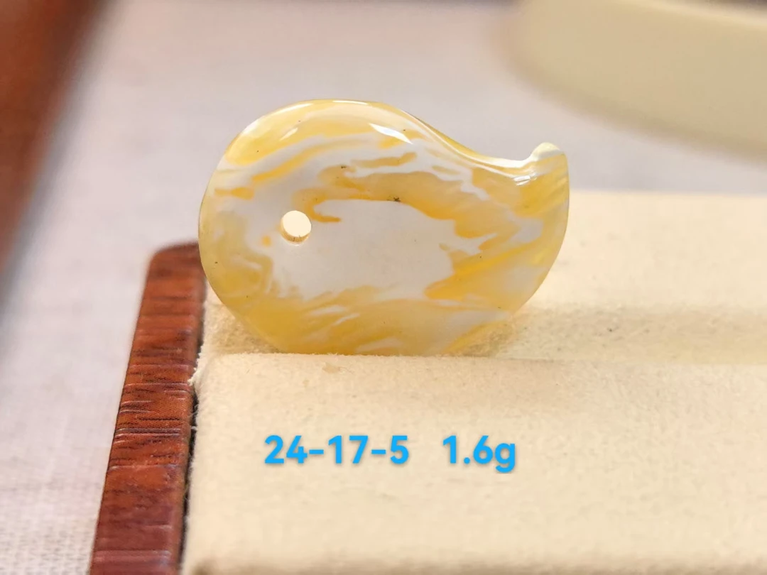 福利放漏俄料漆白拉丝勾玉蜜蜡