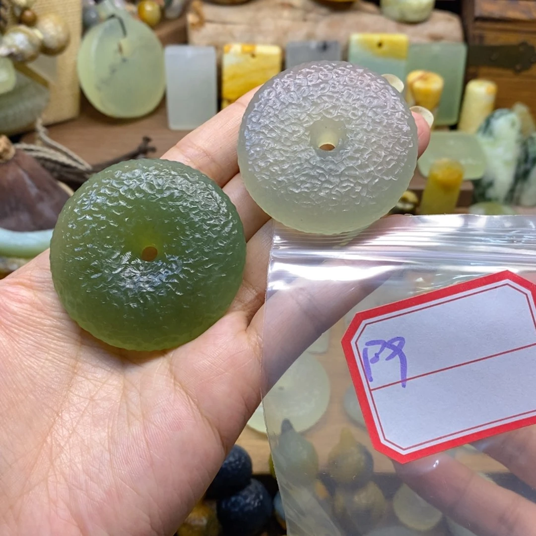 未镶嵌岫玉纯天然坑*坑