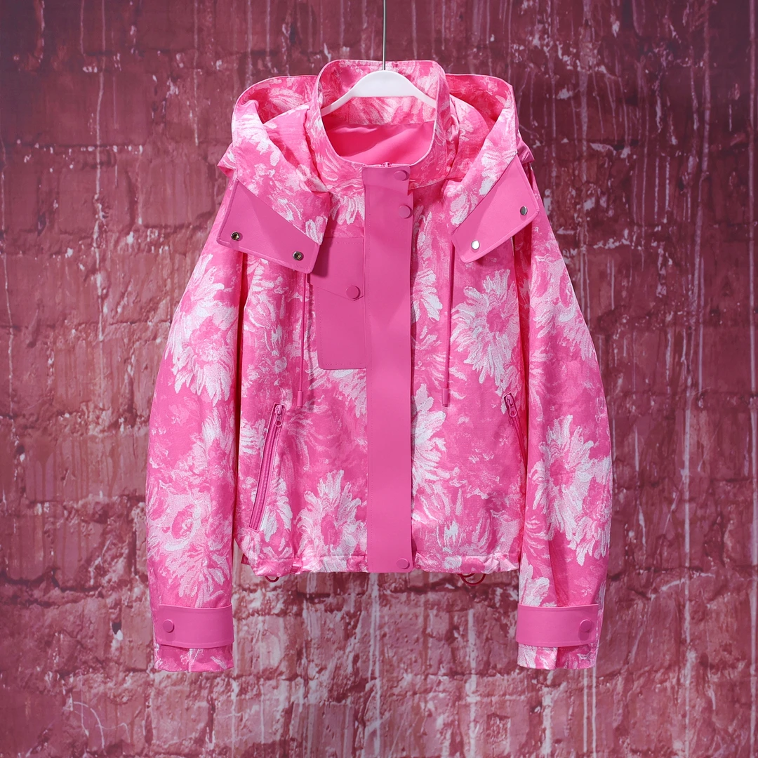 【LIANG哥女装】2025意式休闲粉色印花插肩袖连帽外套6123A