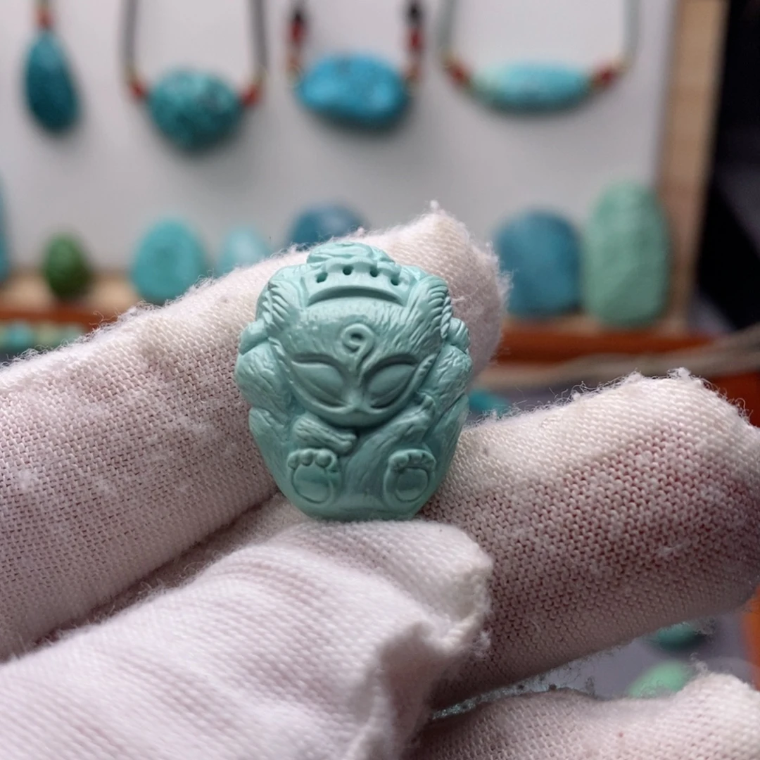 绿松石未镶嵌挂件