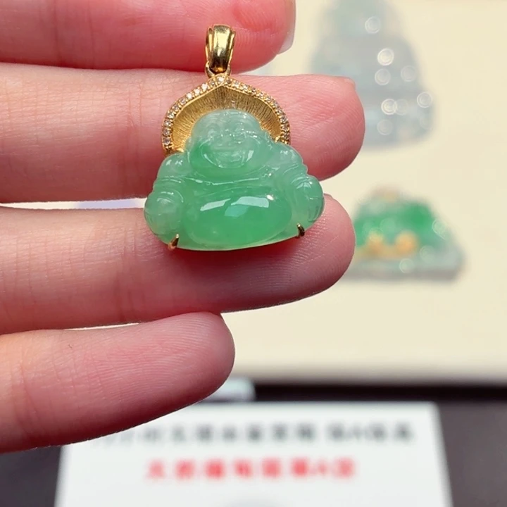 翡翠18K金镶嵌颈饰