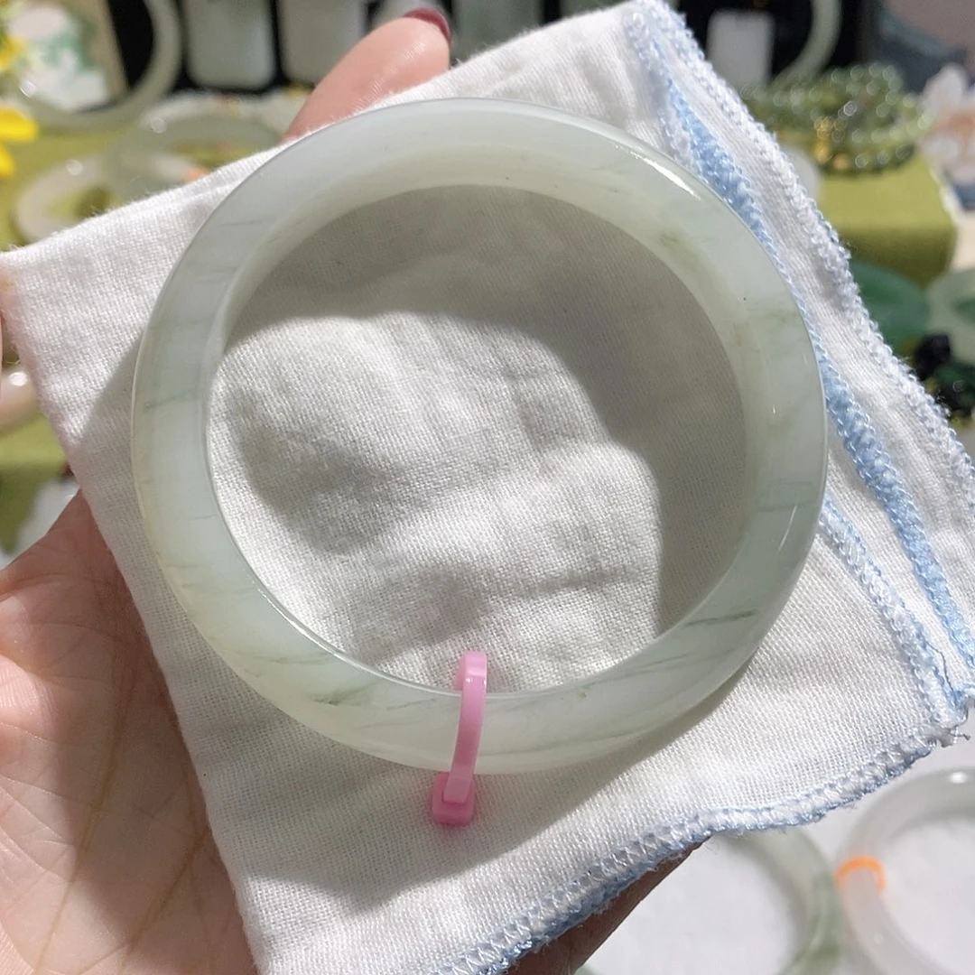 未镶嵌手镯石英质玉64.5