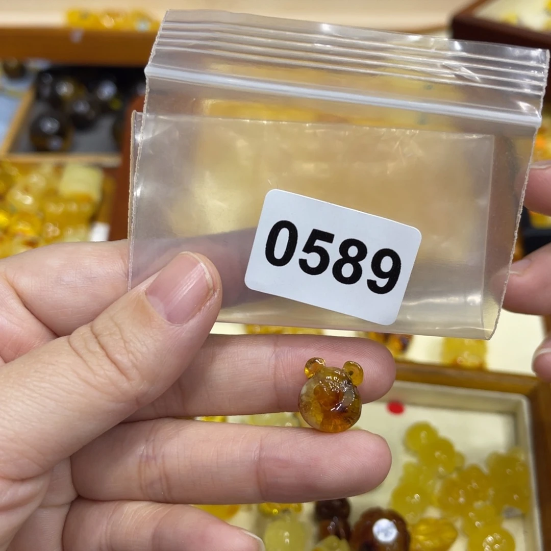 琥珀珠宝奇石未镶嵌