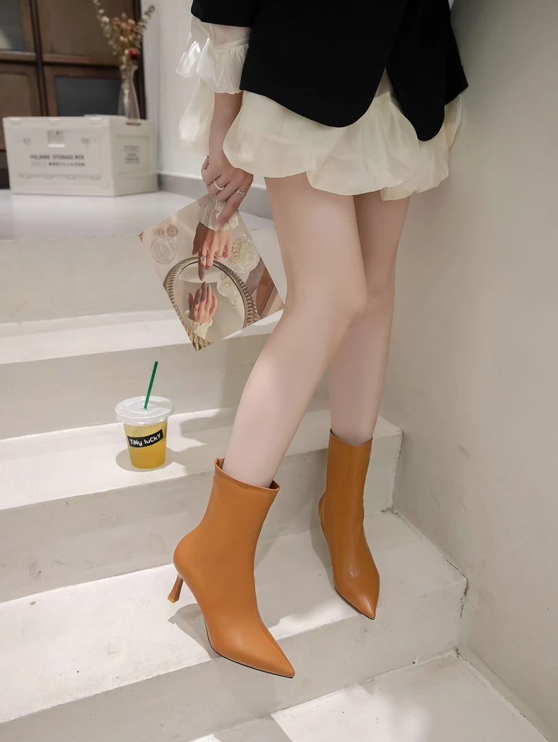 精选（7公分）6611-56焦色尖头细跟短靴女秋冬气质瘦瘦靴中跟时装靴