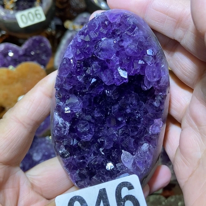 紫晶未镶嵌大型摆件（非配饰）