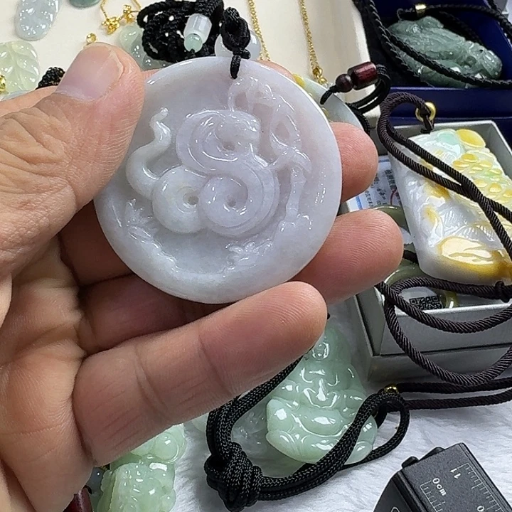 翡翠未镶嵌颈饰缅甸A货翡翠颈饰