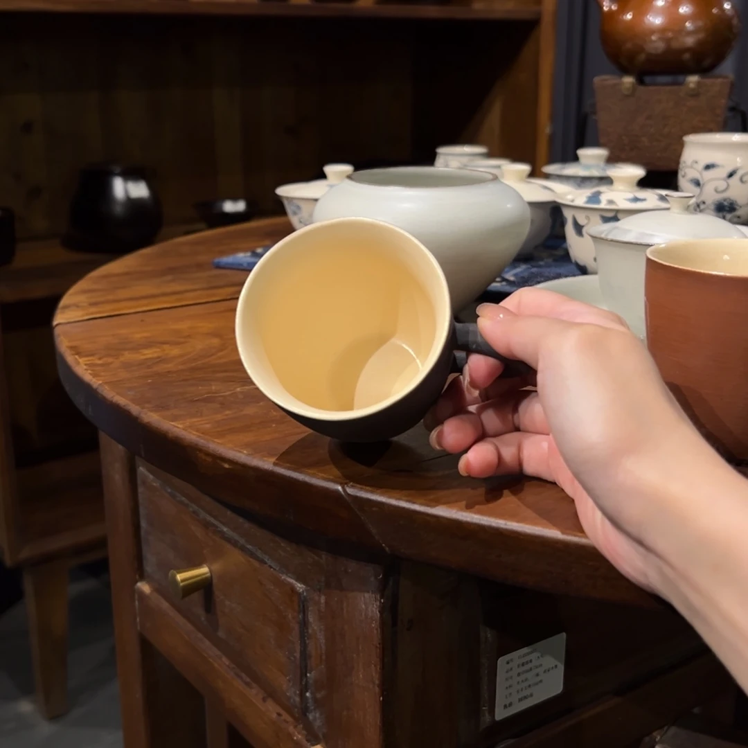 陶瓷。      陶瓷。       瑕疵