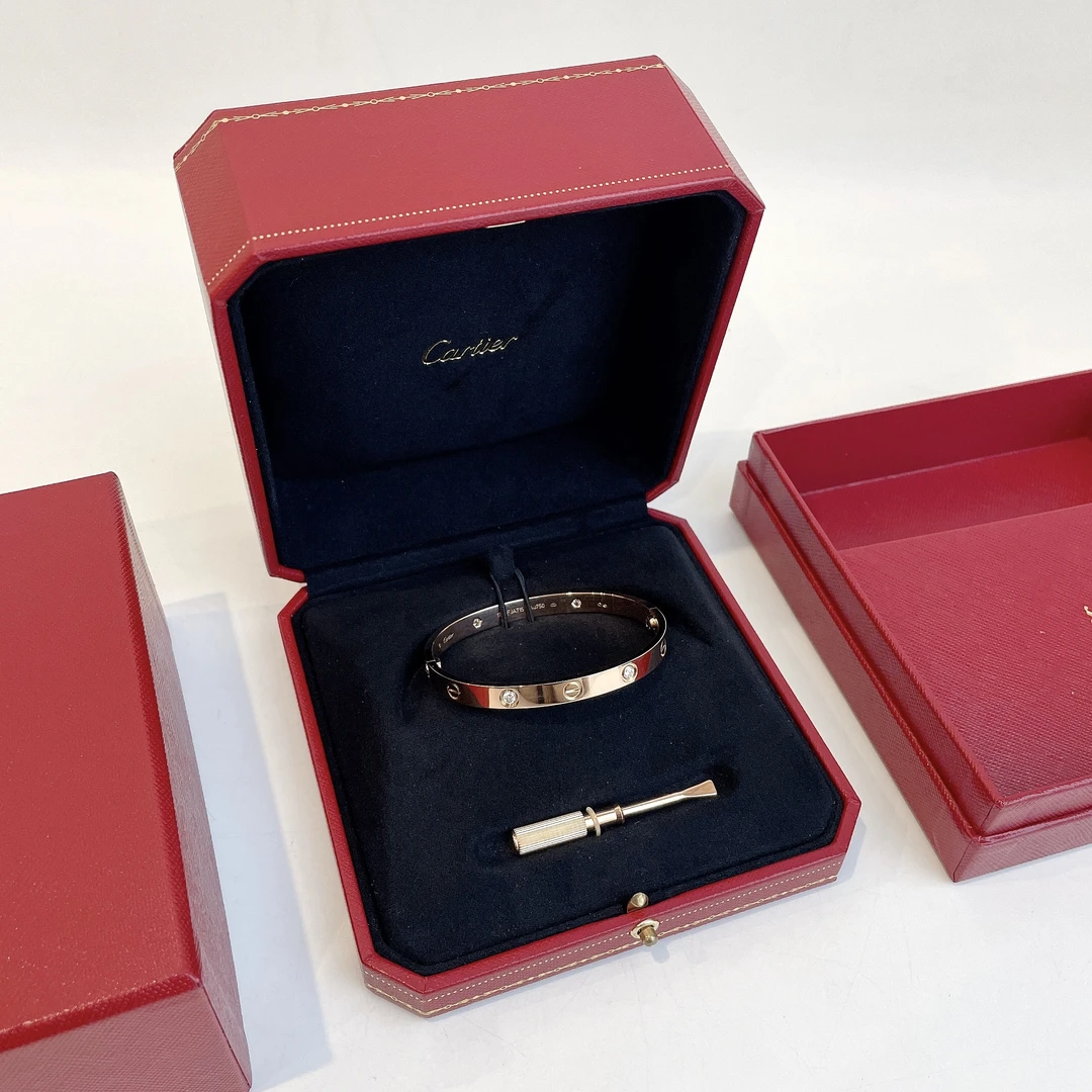 99新 Cartier/卡地亚 卡地亚love系列4钻玫瑰金手镯