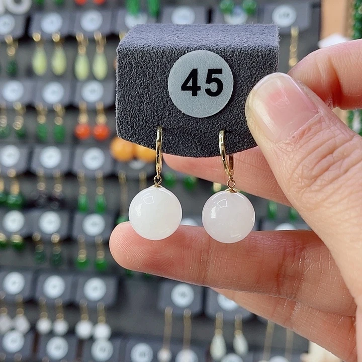 18K金镶嵌和田玉耳饰