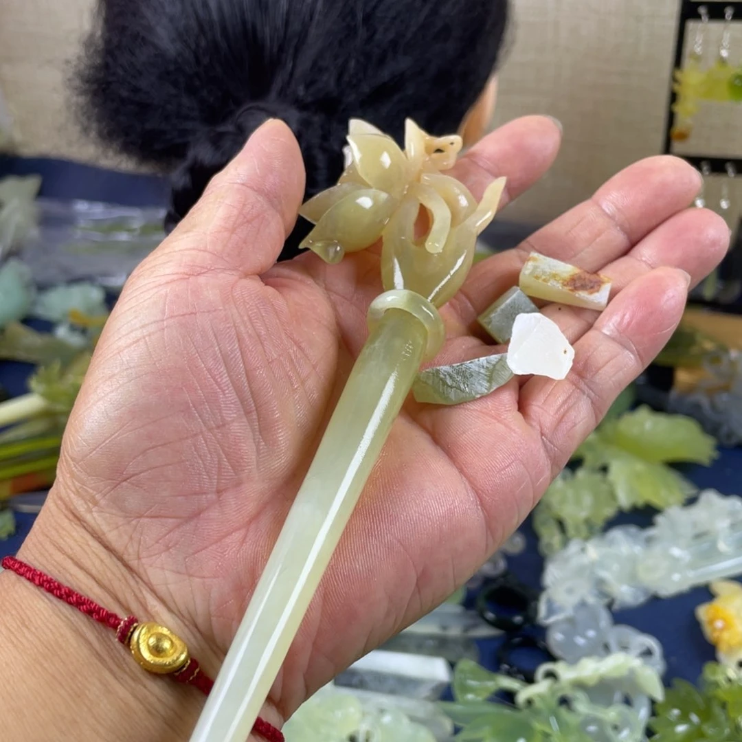 沄***）蛇纹石玉未镶嵌发饰
