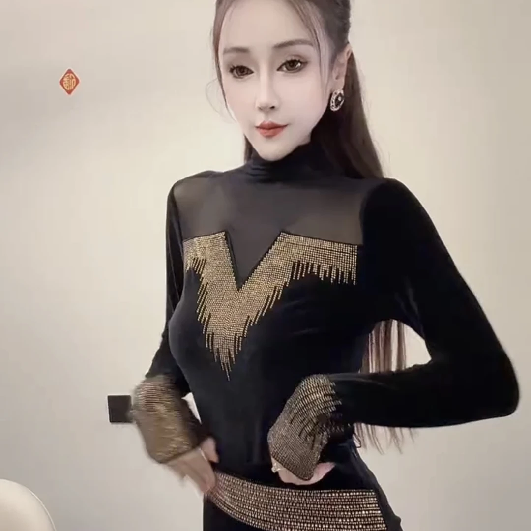 卉法式拼接烫钻长袖轻熟风圆领T恤修身时尚女士黑色