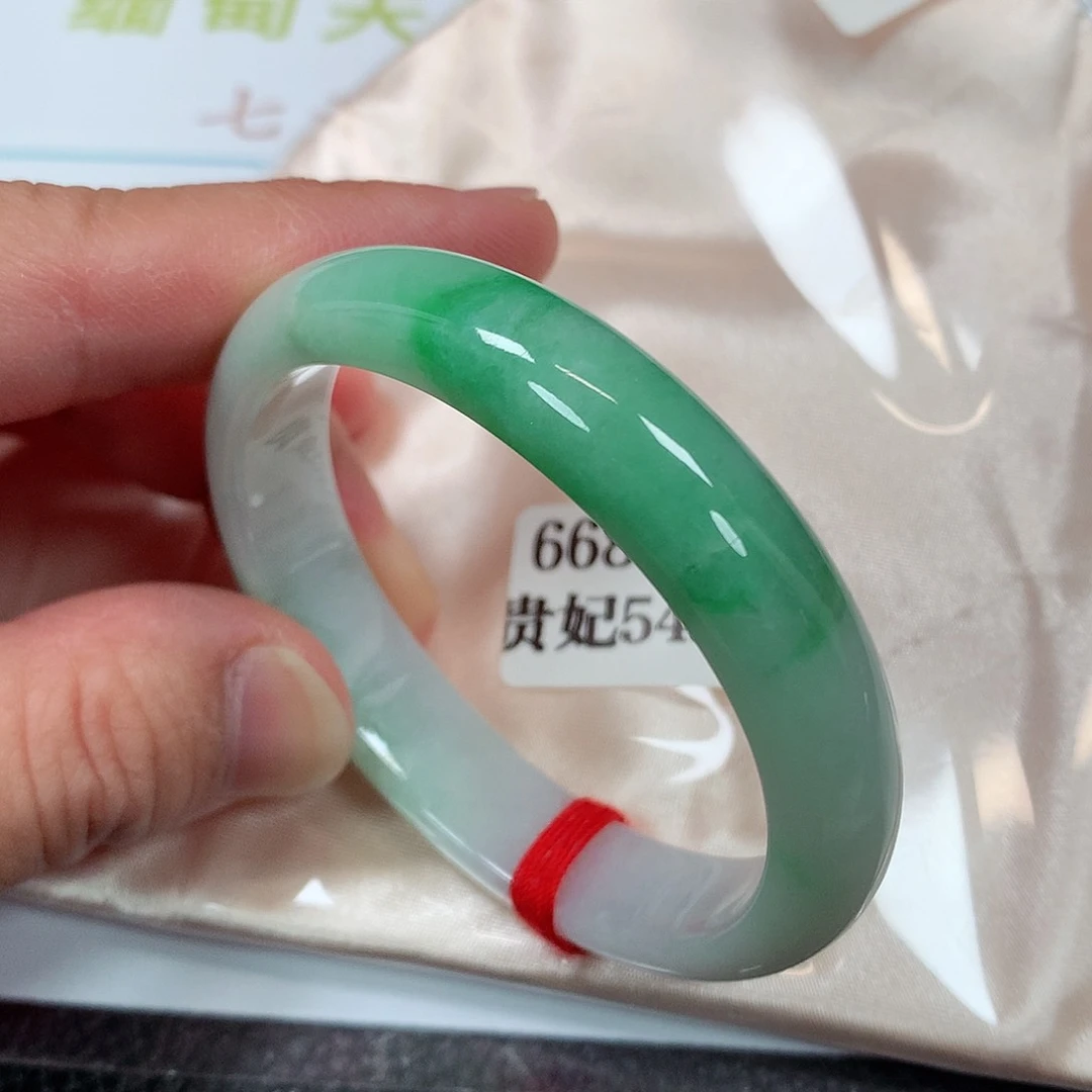 【闪购商品】未镶嵌手镯（贵妃镯）翡翠668号