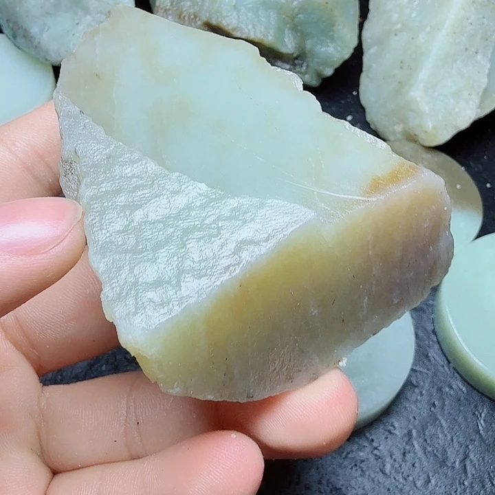 未镶嵌和田玉（糖玉）珠宝奇石