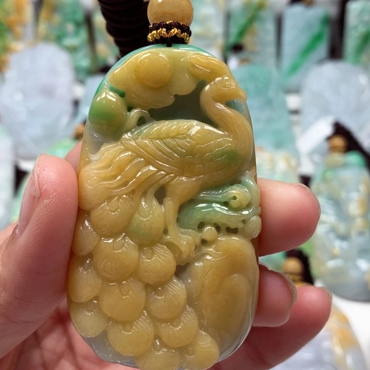 翡翠未镶嵌颈饰掛件